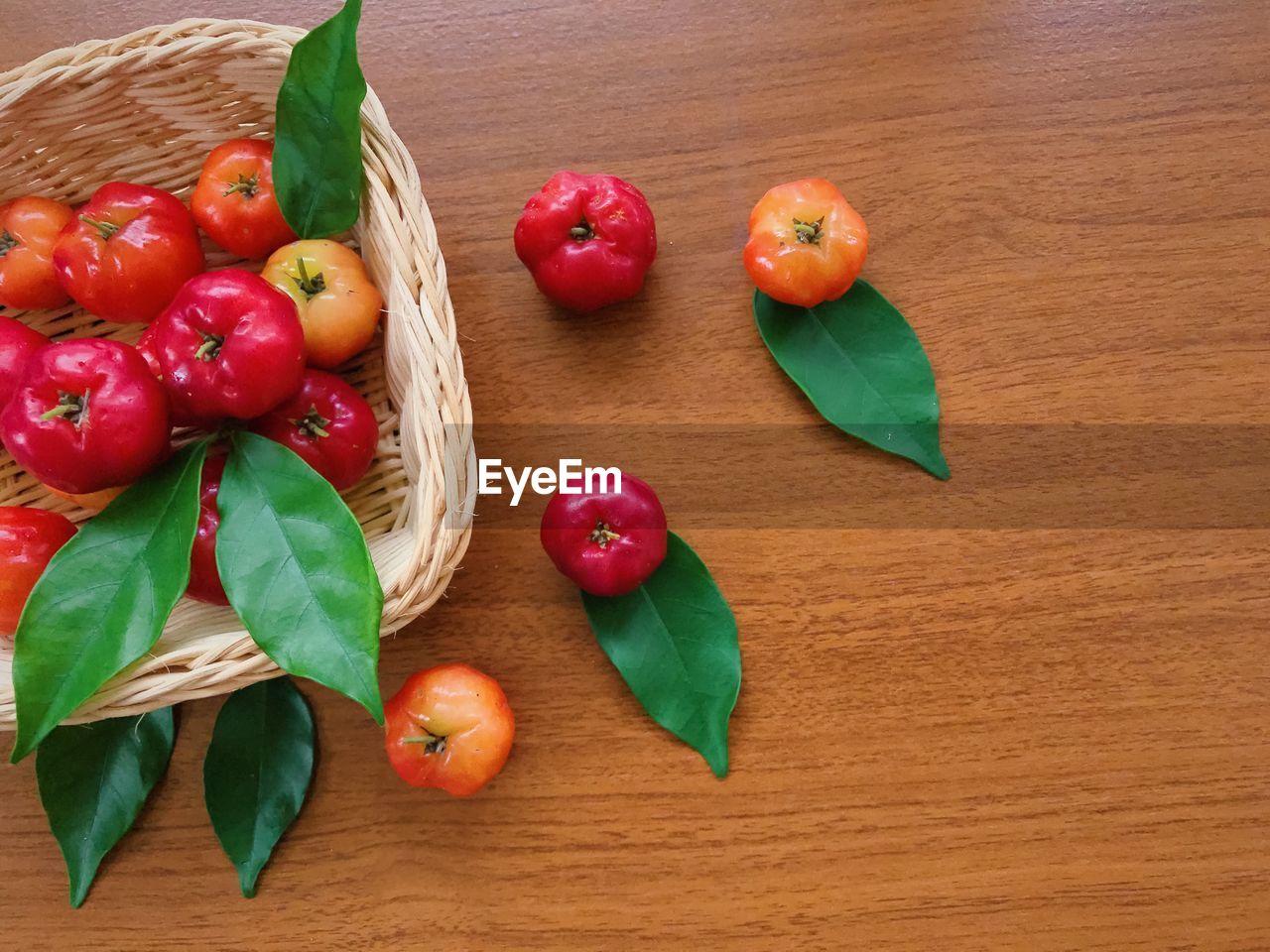 HIGH ANGLE VIEW OF FRUITS AND VEGETABLES ON TABLE