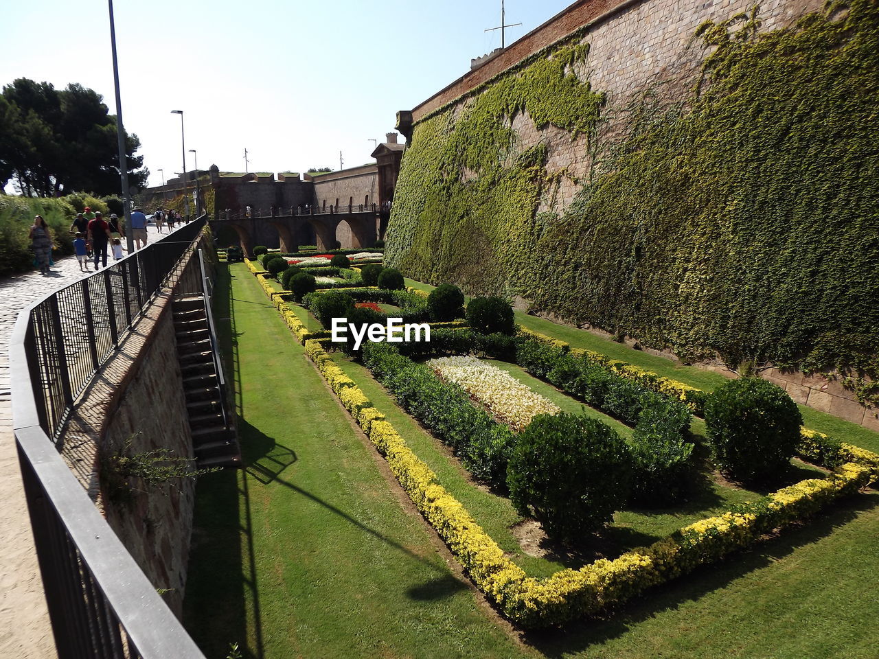 VIEW OF FOUNTAIN IN GARDEN