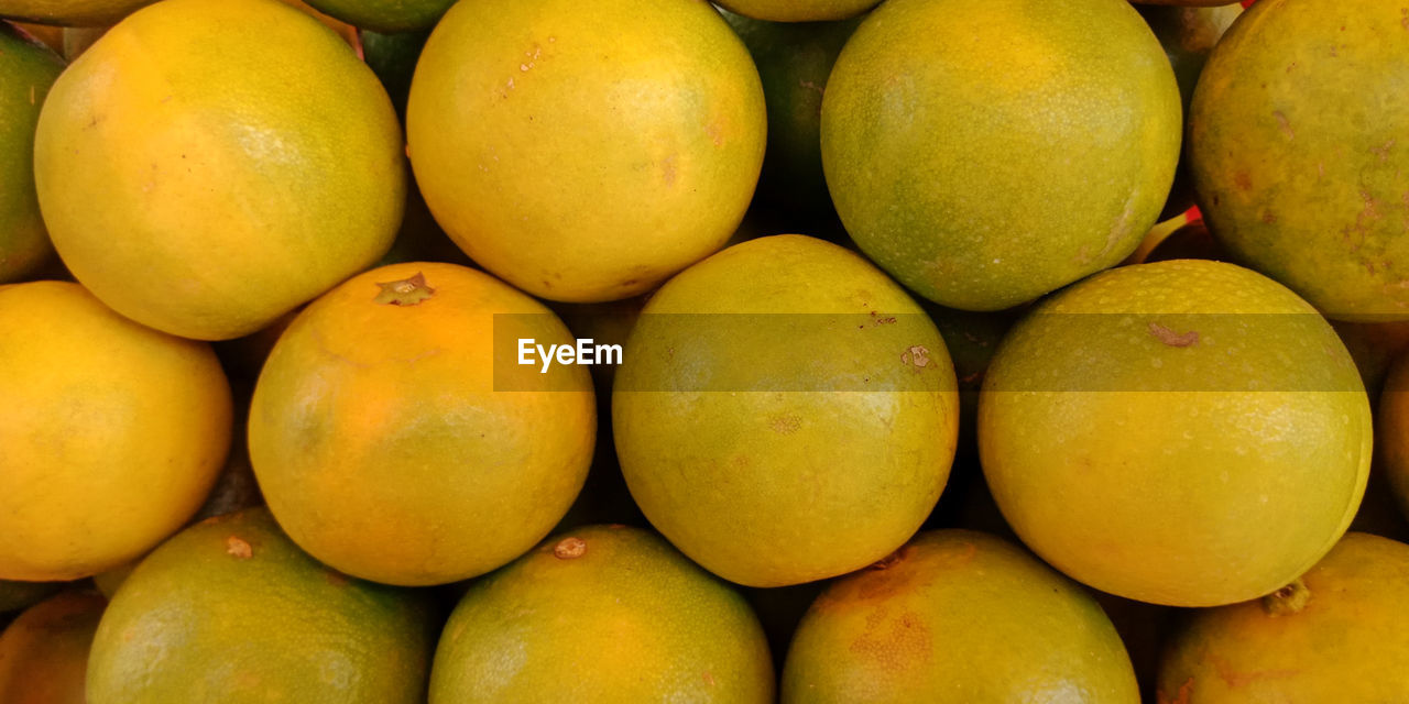 FULL FRAME SHOT OF FRUITS