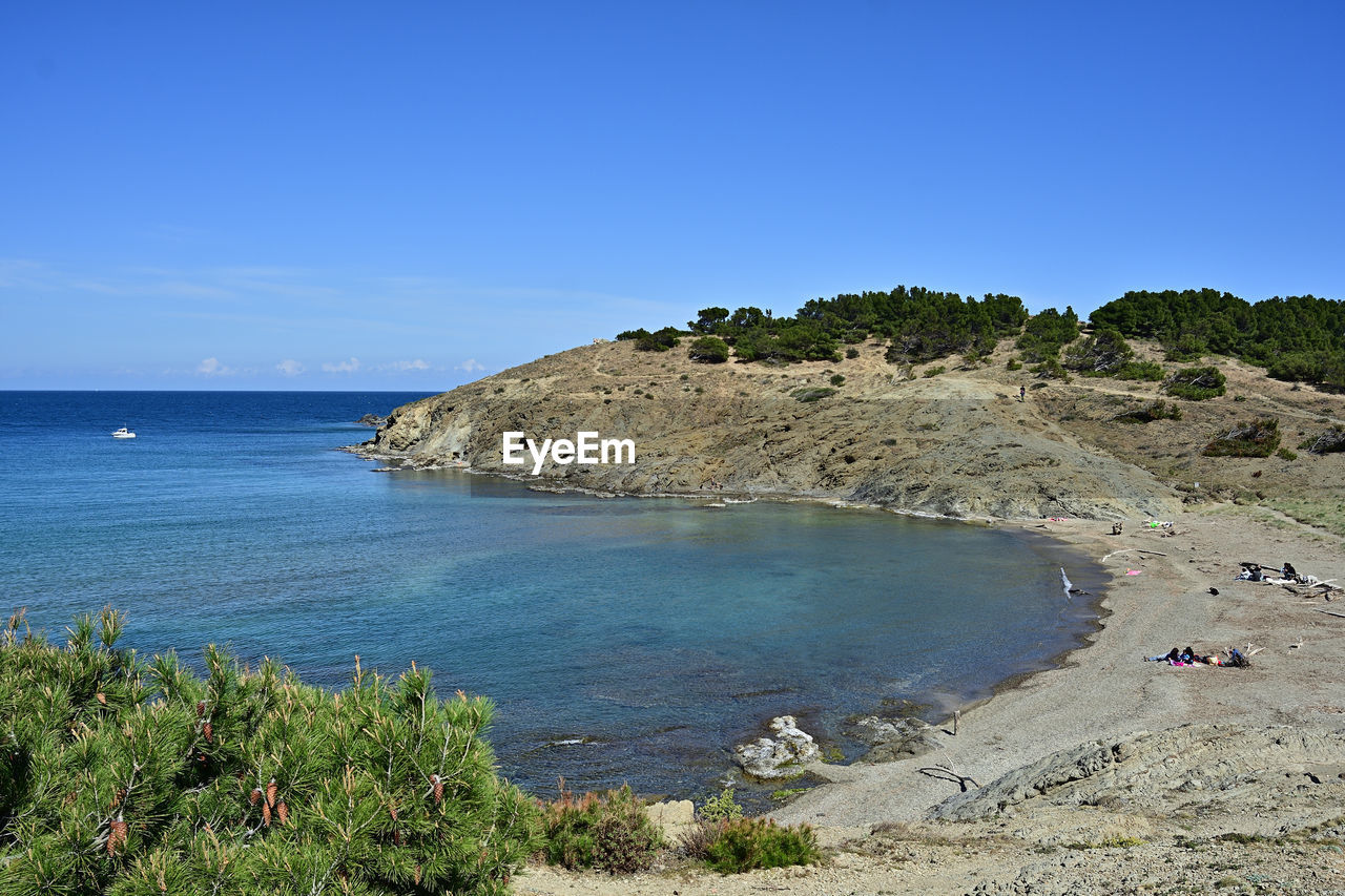 PANORAMIC VIEW OF SEA AGAINST CLEAR BLUE SKY