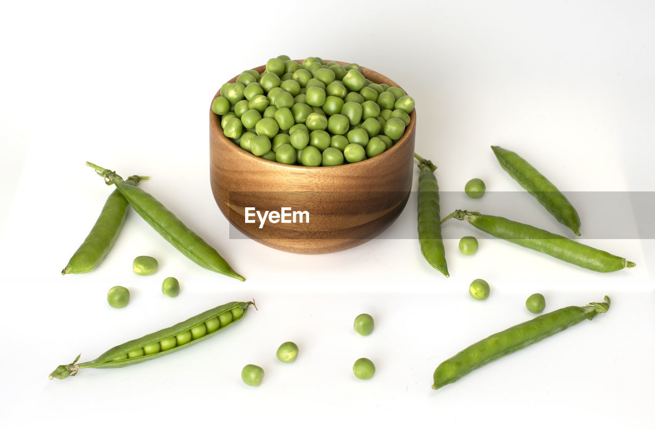 HIGH ANGLE VIEW OF VEGETABLES IN CONTAINER