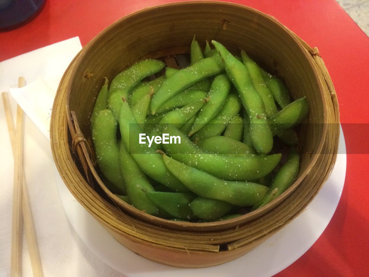 CLOSE-UP OF FOOD IN BOWL