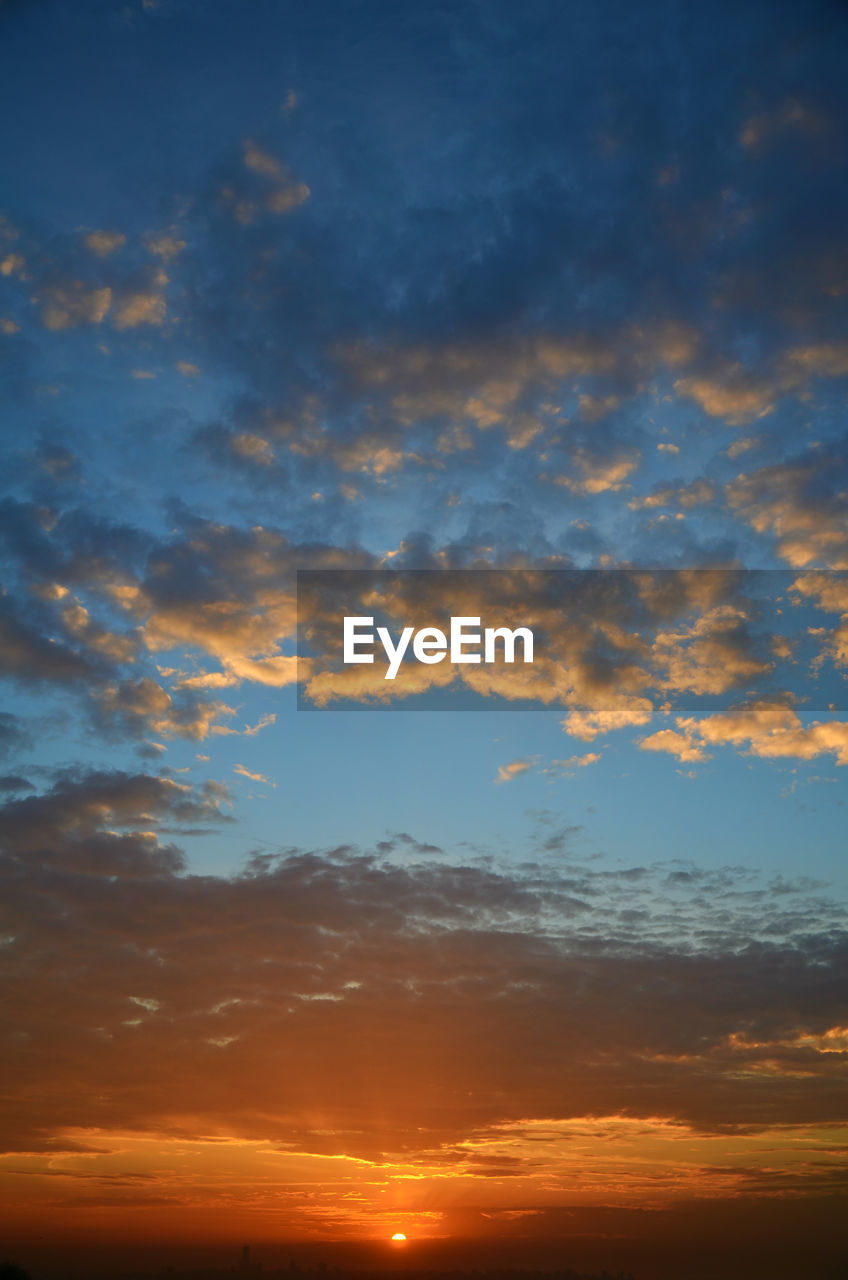 SCENIC VIEW OF SUNSET SKY