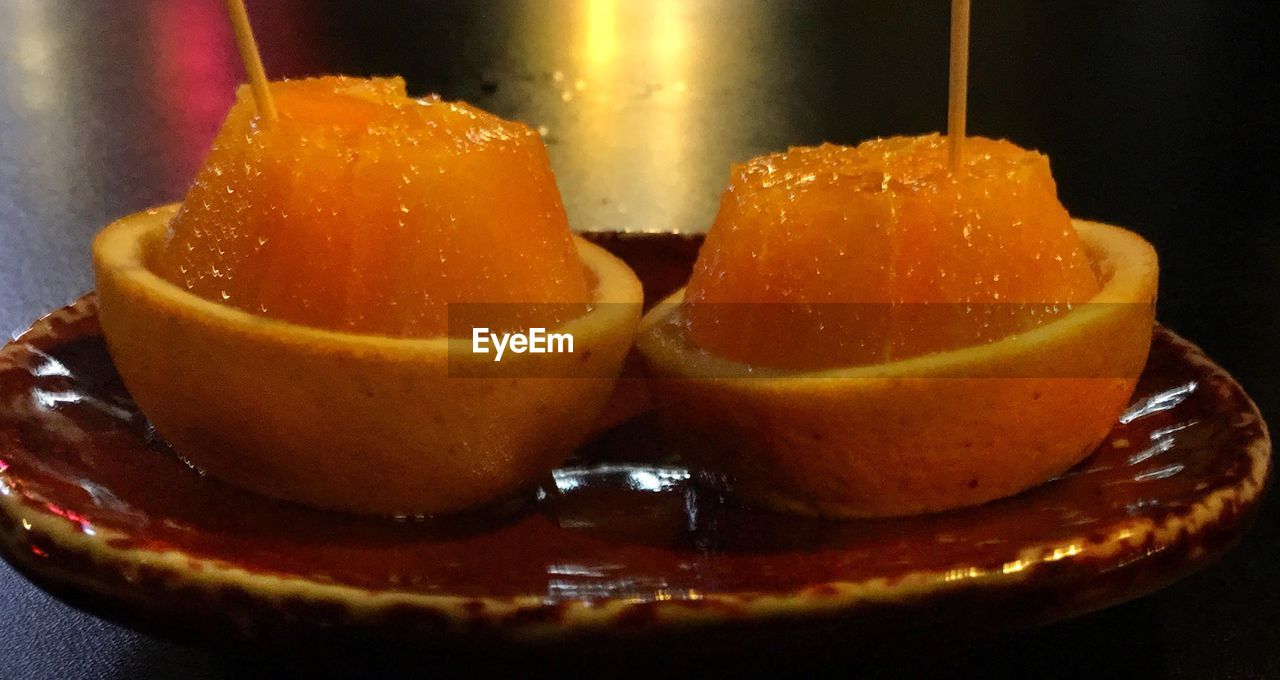 CLOSE-UP OF SWEET FOOD ON TABLE