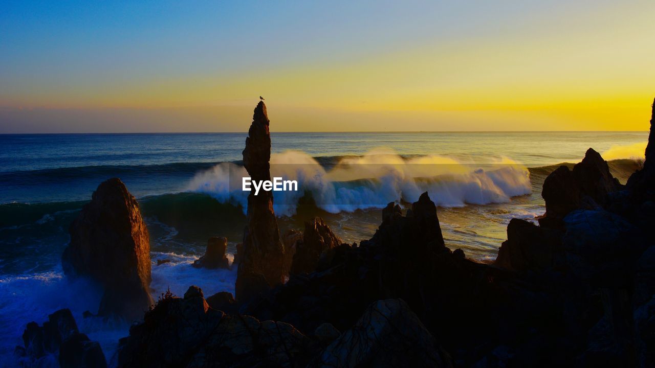 PANORAMIC SHOT OF SEA AGAINST SKY