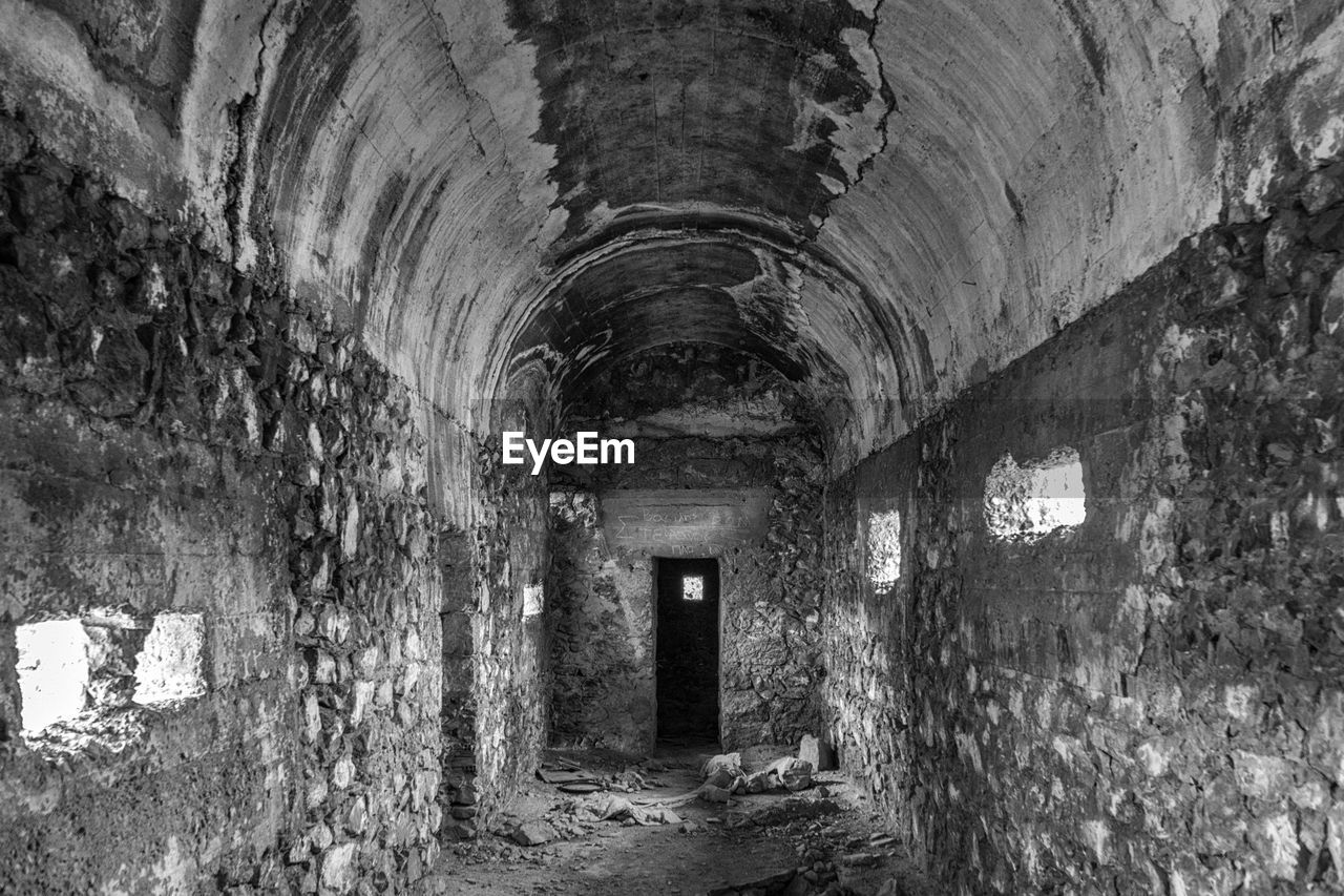 TUNNEL