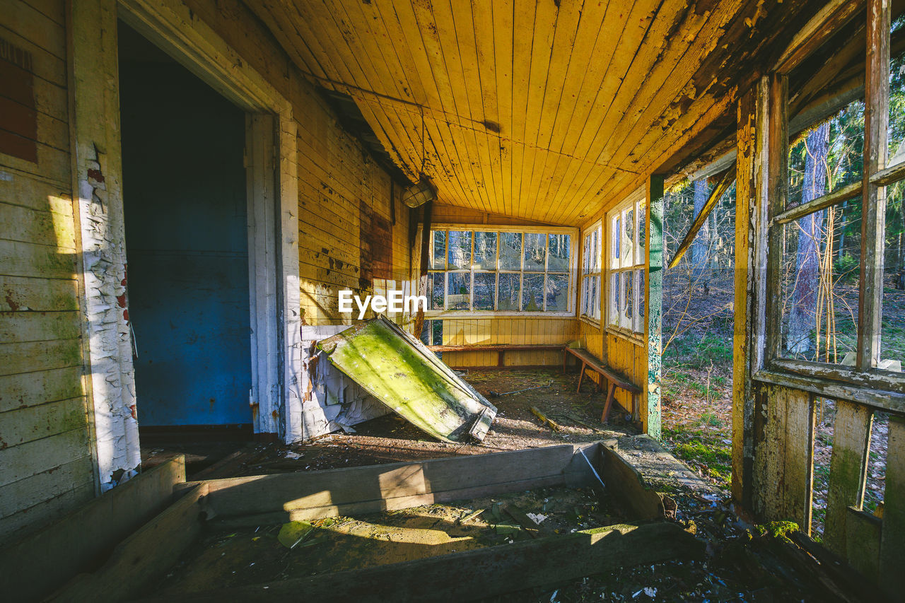 ABANDONED INTERIOR OF OLD BUILDING