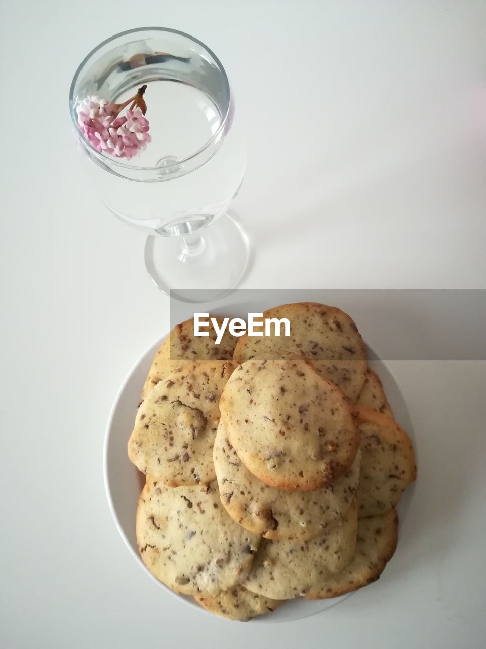 HIGH ANGLE VIEW OF COOKIES