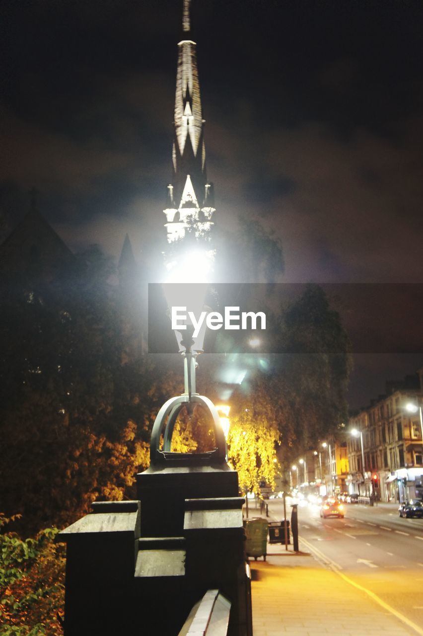 STREET LIGHT AT NIGHT