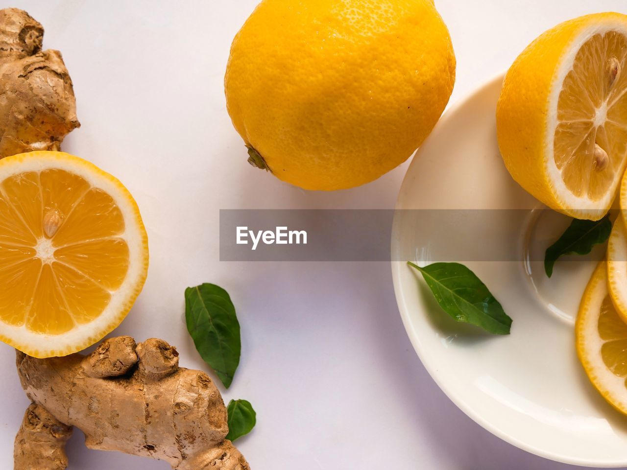 HIGH ANGLE VIEW OF FRUITS IN GLASS ON TABLE