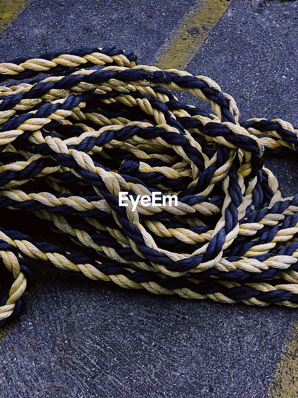 HIGH ANGLE VIEW OF ROPES