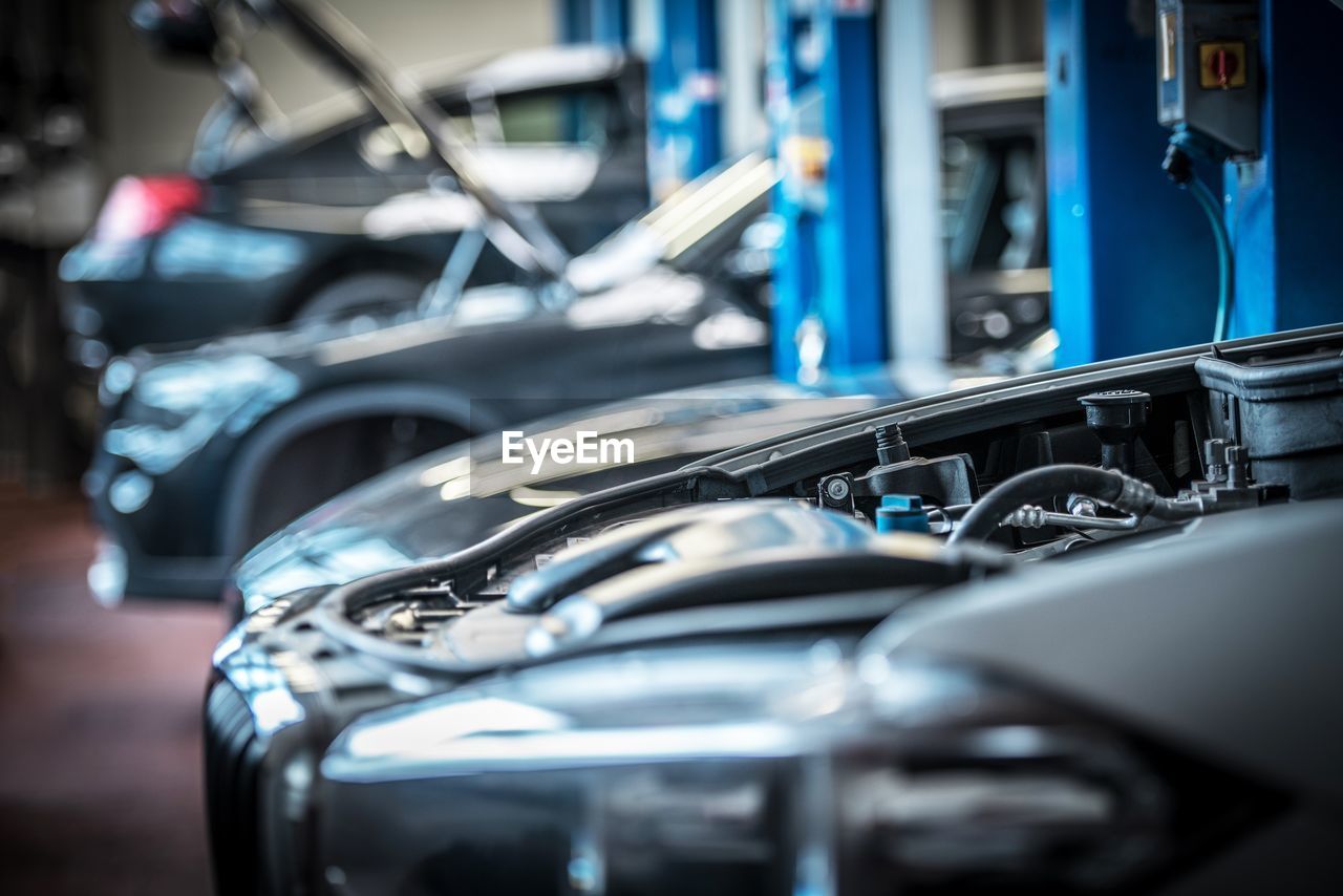 CLOSE-UP OF MACHINE PART OF BICYCLES