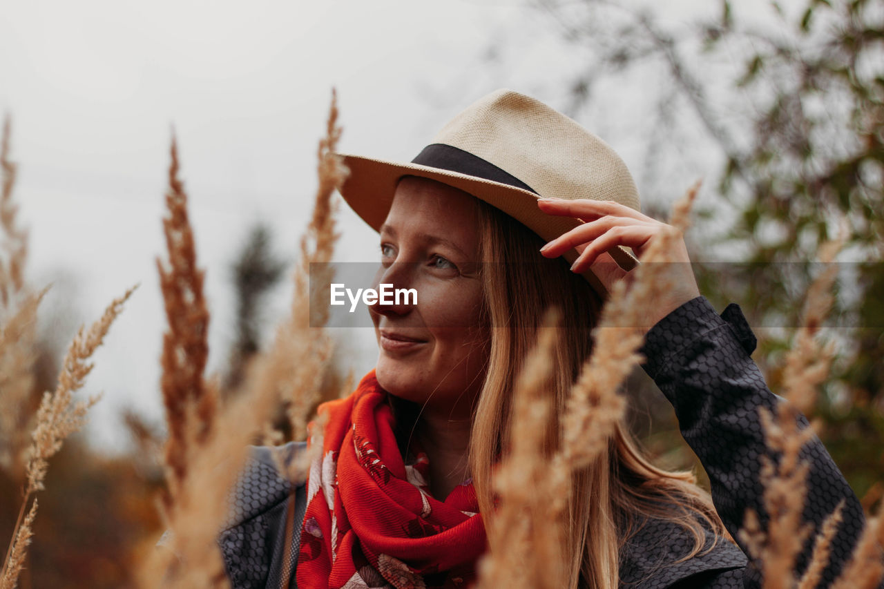 Portrait of blong girl among the rye