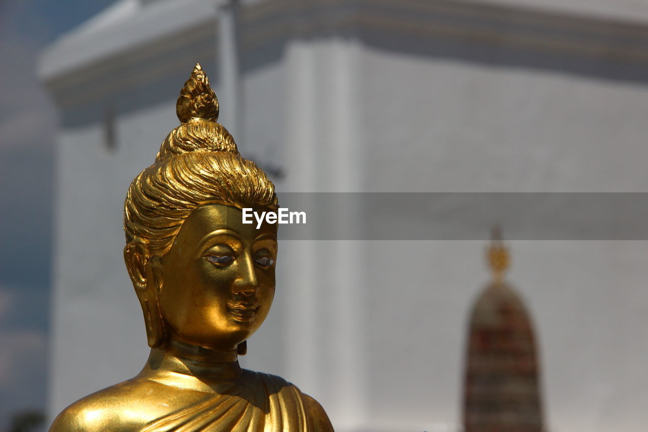 STATUE OF BUDDHA IN TEMPLE