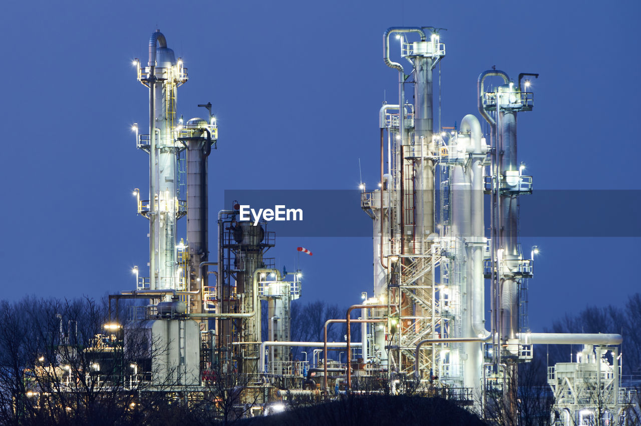 Petroleum refinery for fuels, specialty products and gray hydrogen