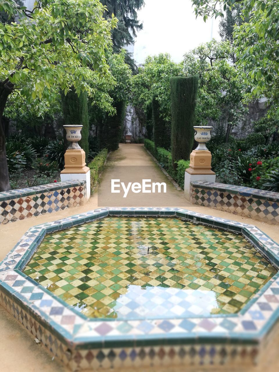 FOUNTAIN IN GARDEN