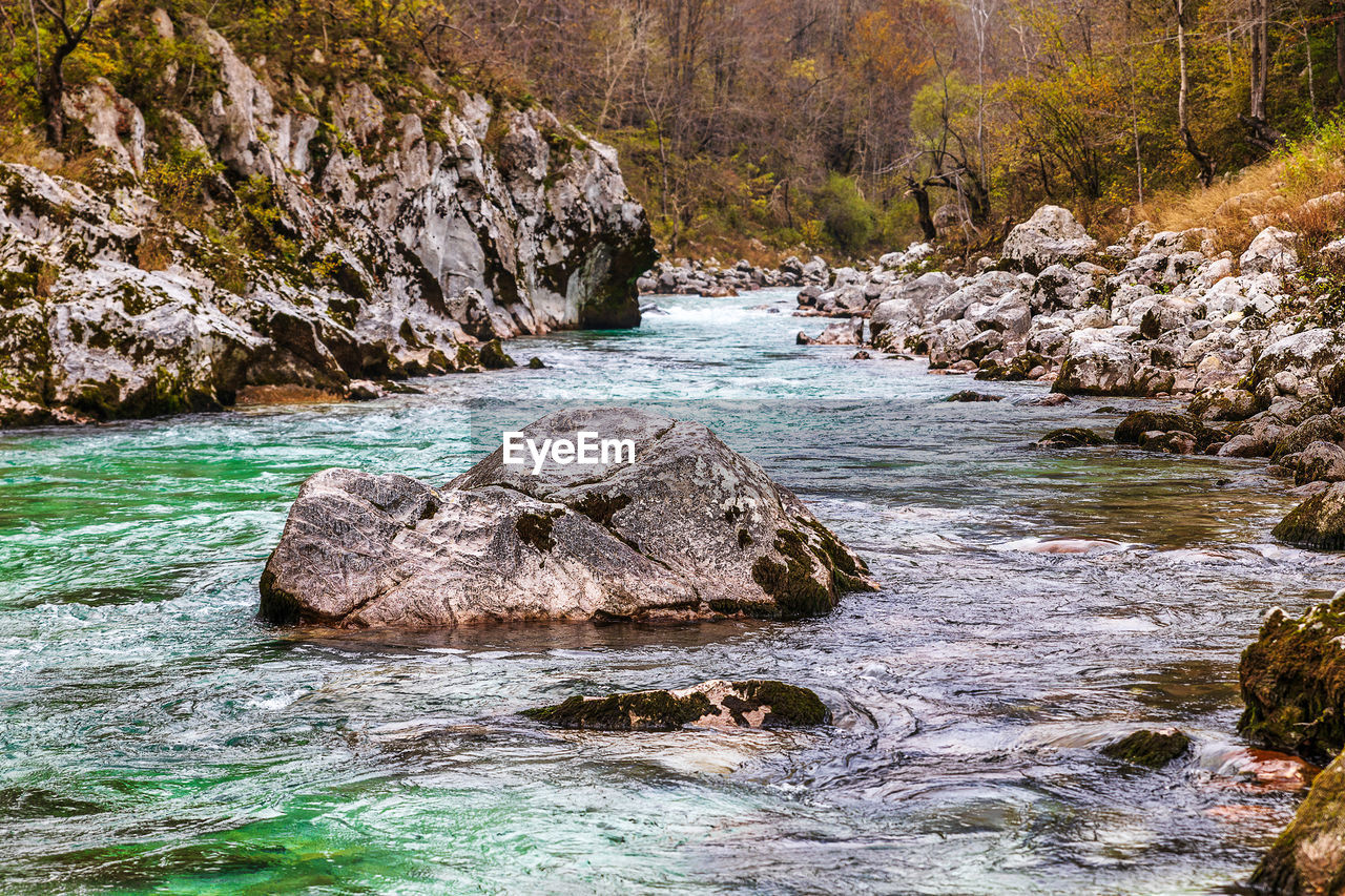 VIEW OF ROCK IN WATER