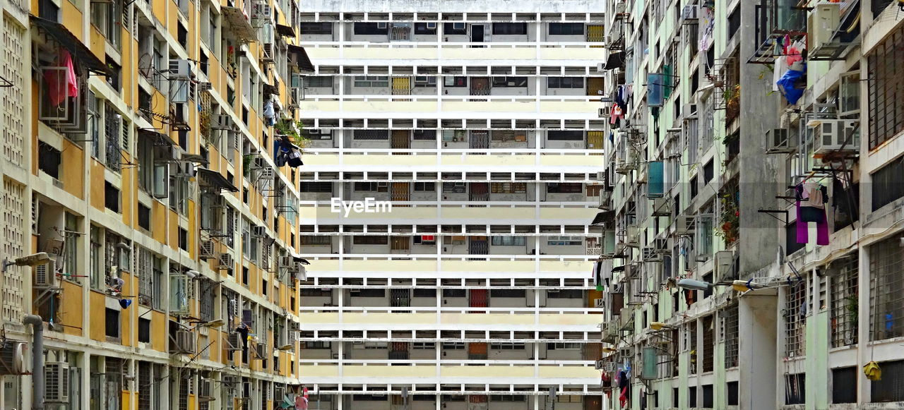 FULL FRAME SHOT OF RESIDENTIAL BUILDINGS