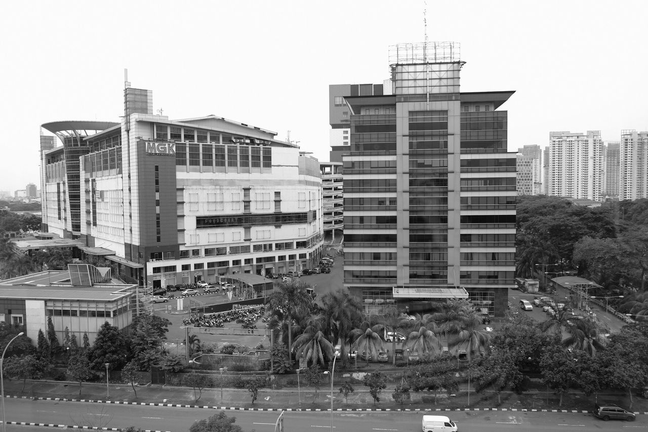 VIEW OF BUILDINGS IN CITY