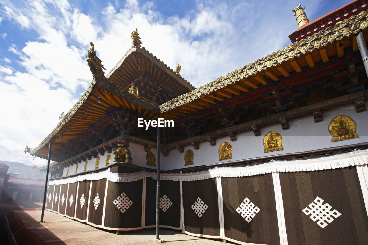 Inside the courtyard of jokhang temple in lhasa