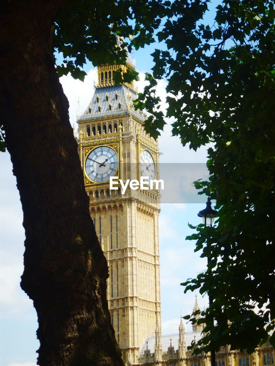 LOW ANGLE VIEW OF TOWER AGAINST SKY