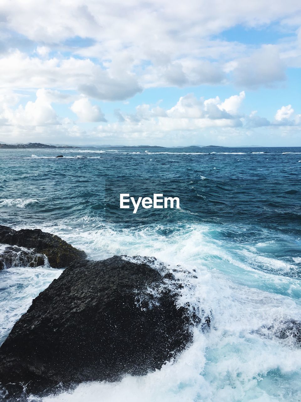 SCENIC VIEW OF SEA