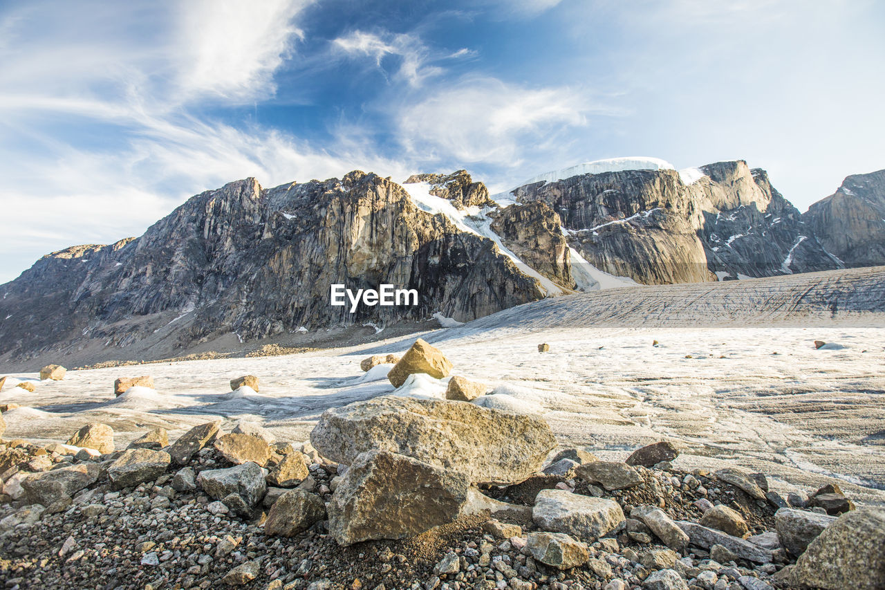 Mountain landscape in auyuittuq national park