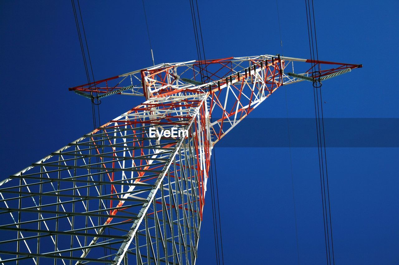 LOW ANGLE VIEW OF FERRIS WHEEL AGAINST SKY