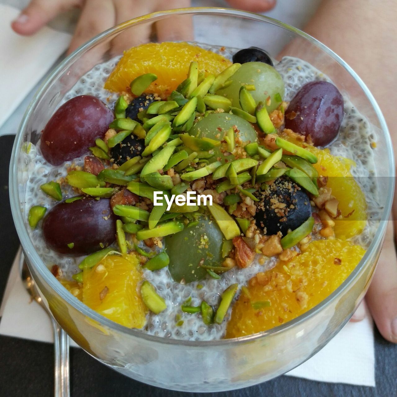 CLOSE-UP OF FOOD IN BOWL