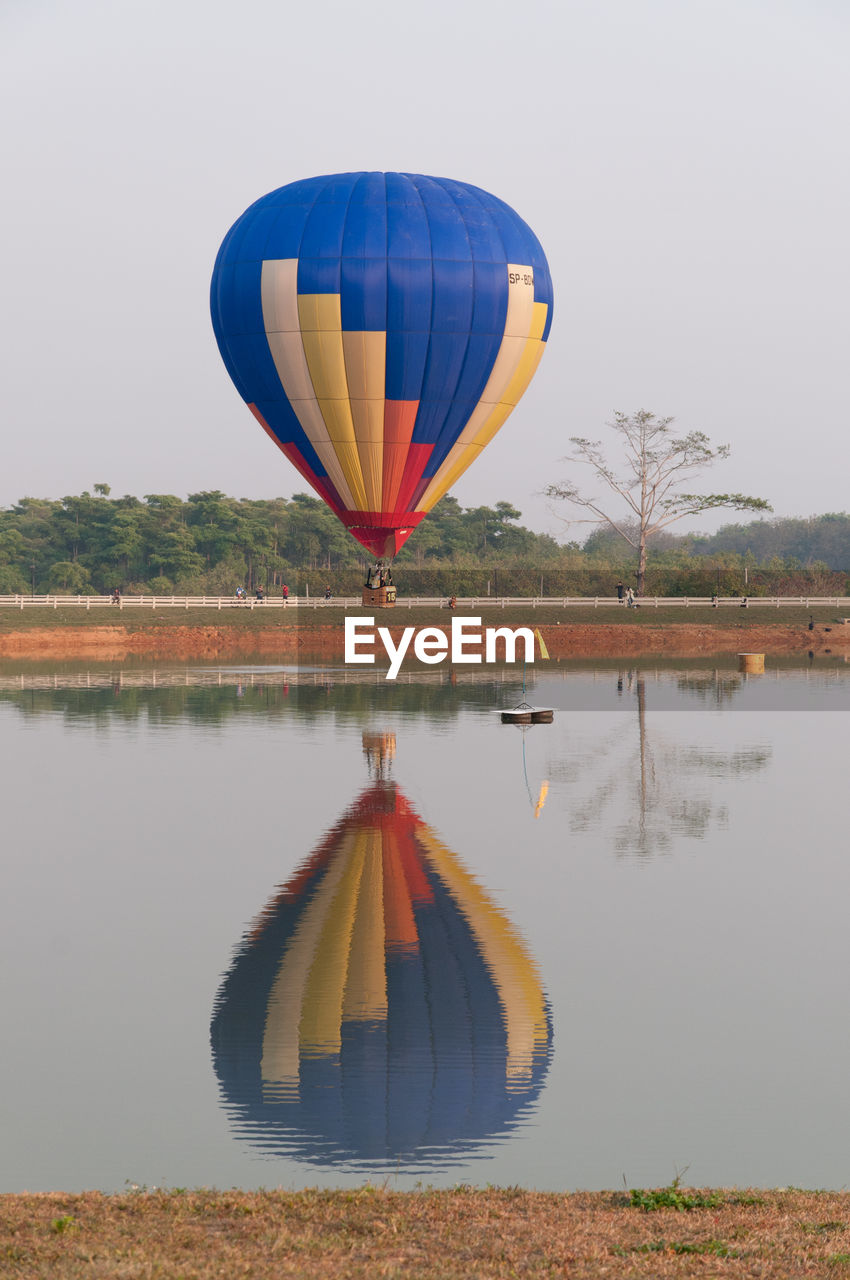 VIEW OF HOT AIR BALLOON AGAINST SKY