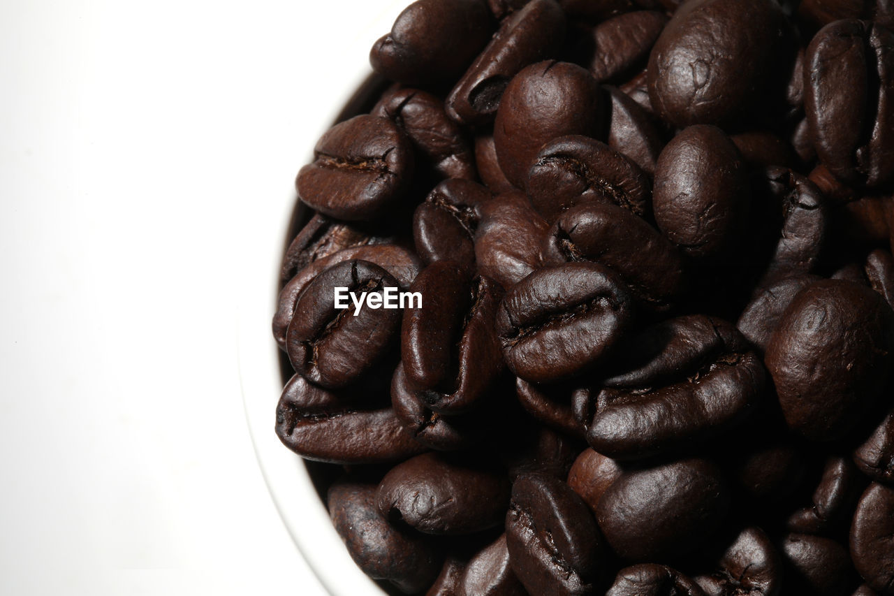 DETAIL SHOT OF COFFEE BEANS