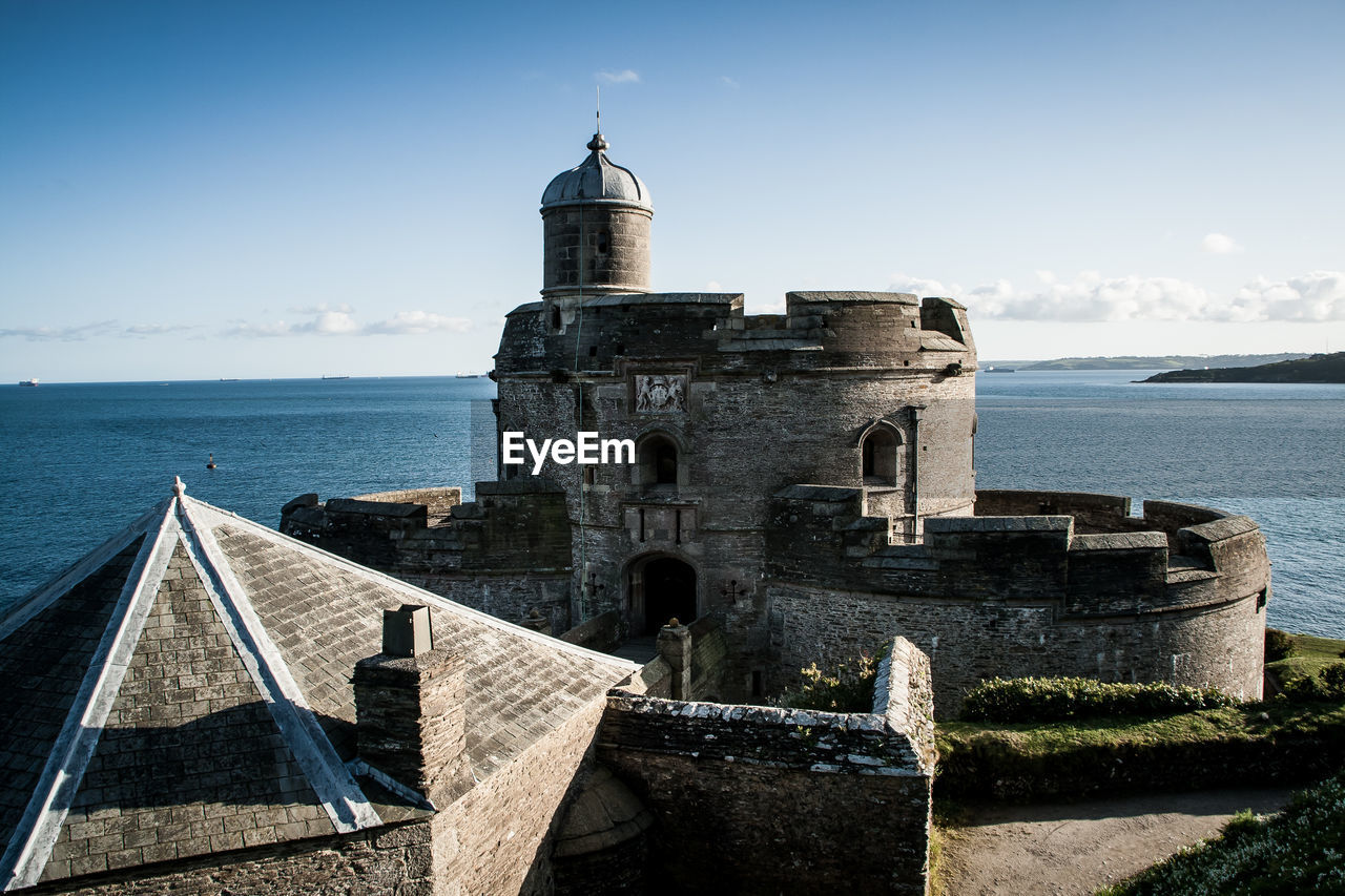 VIEW OF FORT AGAINST SKY