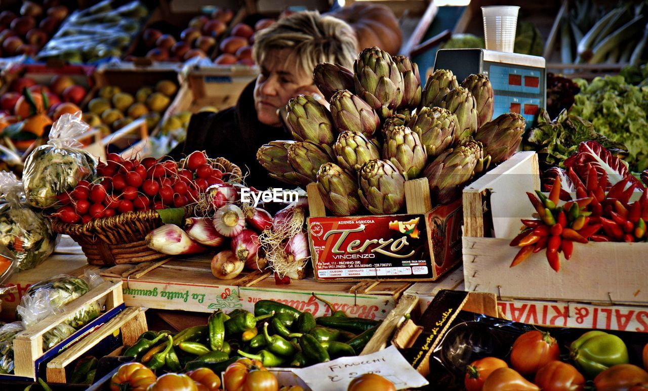 VARIOUS FRUITS FOR SALE IN MARKET