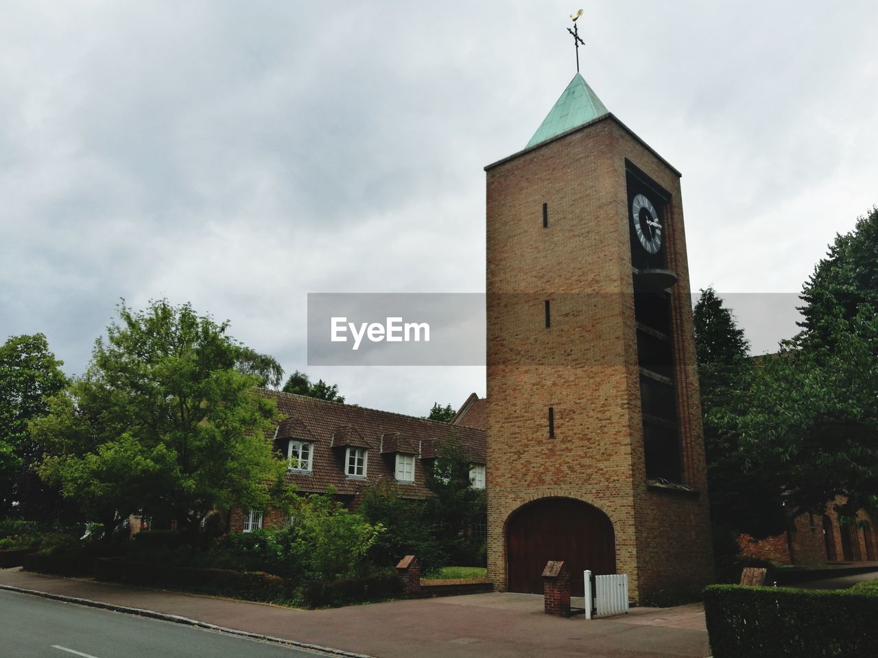 VIEW OF CHURCH AGAINST SKY