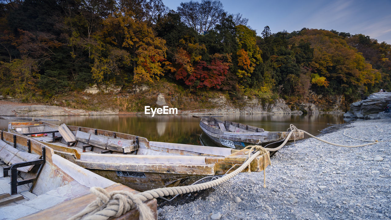 PANORAMIC VIEW OF LAKE DURING AUTUMN