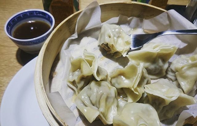 CLOSE-UP OF FOOD IN BOWL