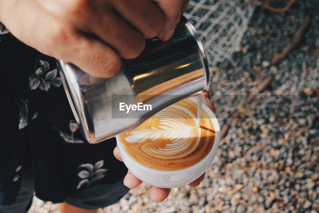 one person, hand, food and drink, holding, adult, coffee, drink, food, refreshment, close-up, men, day, sweet food, cup, freshness, sweet, coffee cup, occupation