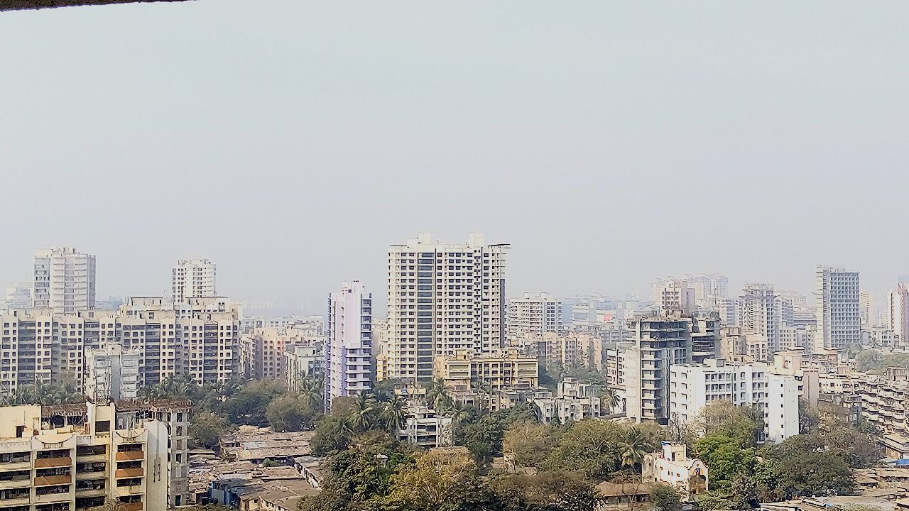 VIEW OF CITYSCAPE AGAINST CLEAR SKY