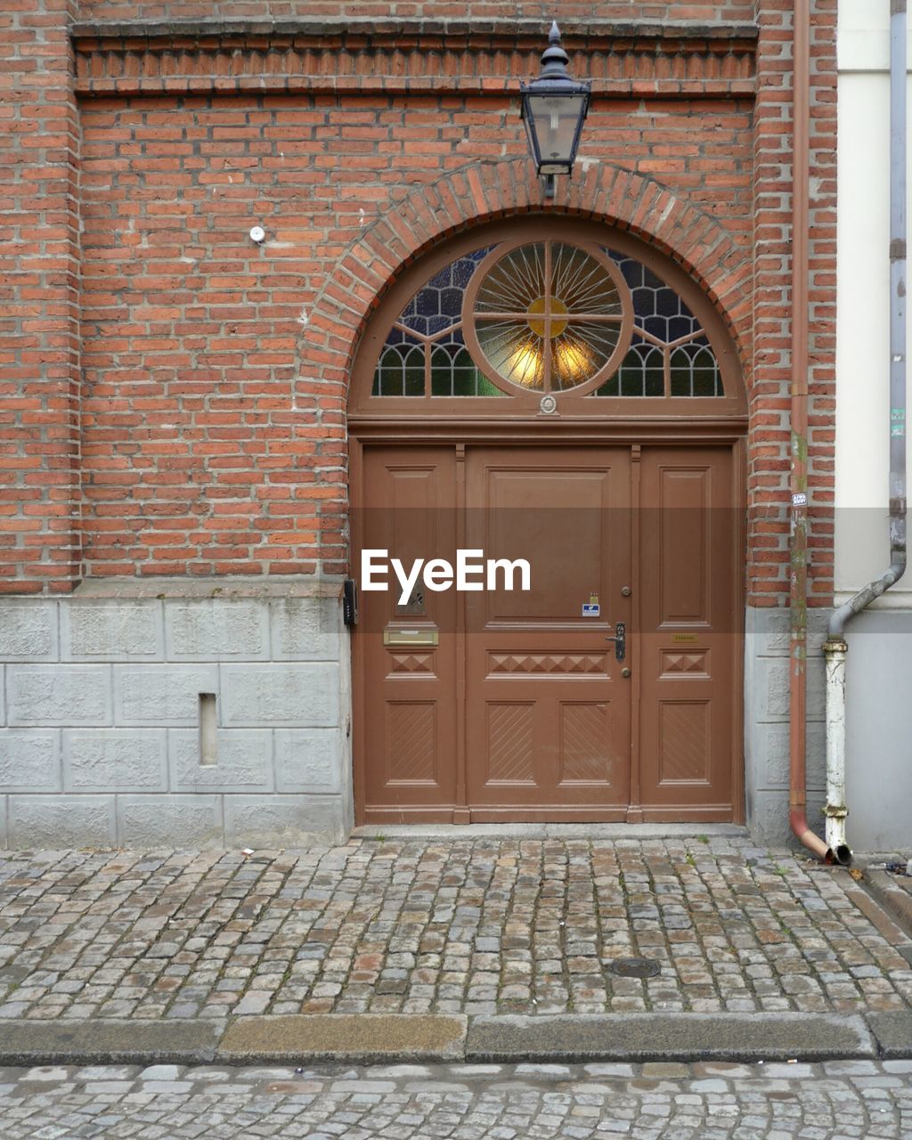 OPEN DOOR