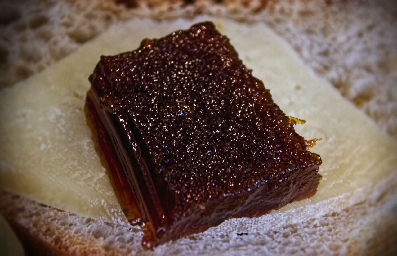 CLOSE-UP OF PASTRY