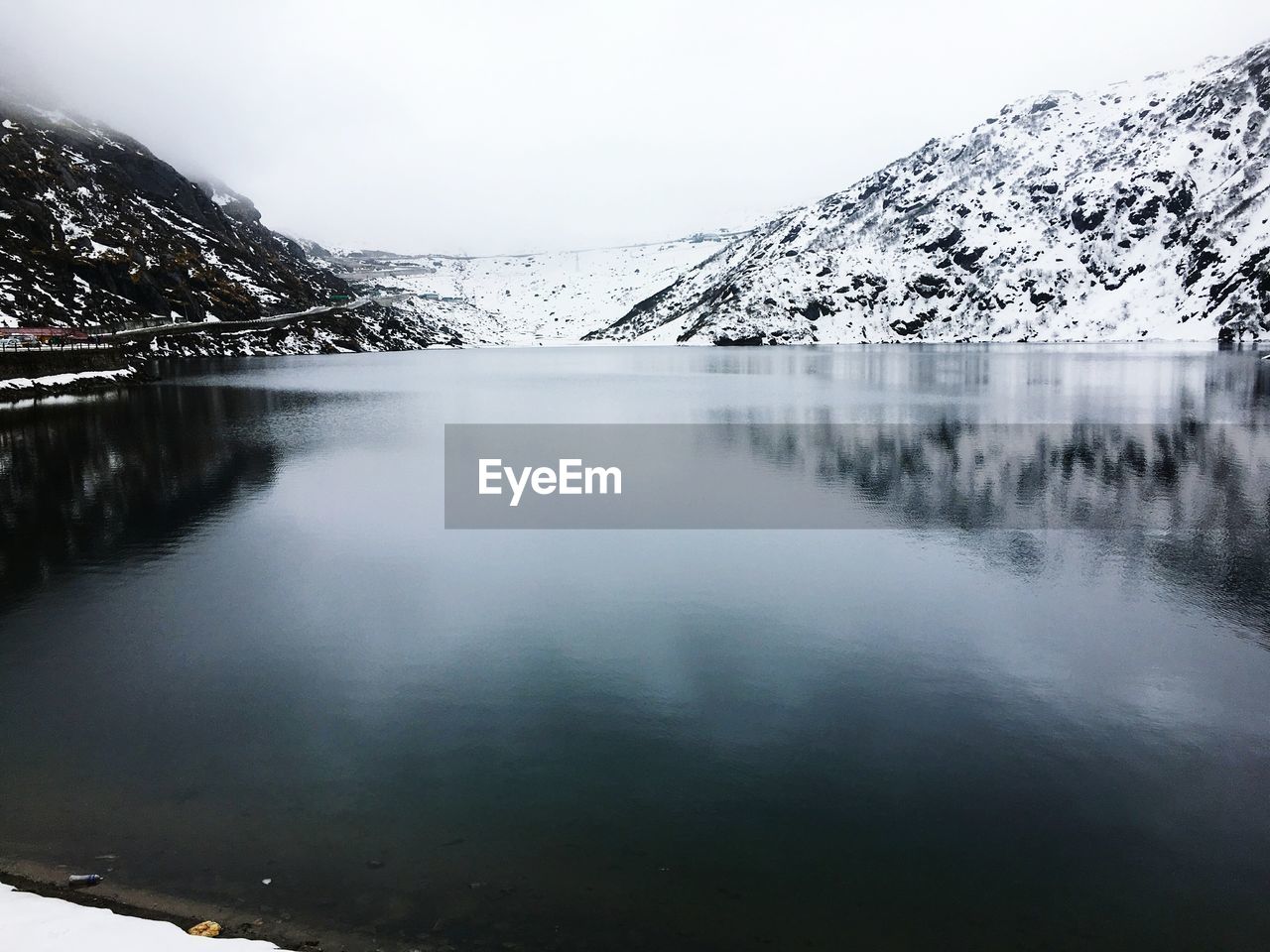 SCENIC VIEW OF LAKE IN SNOW