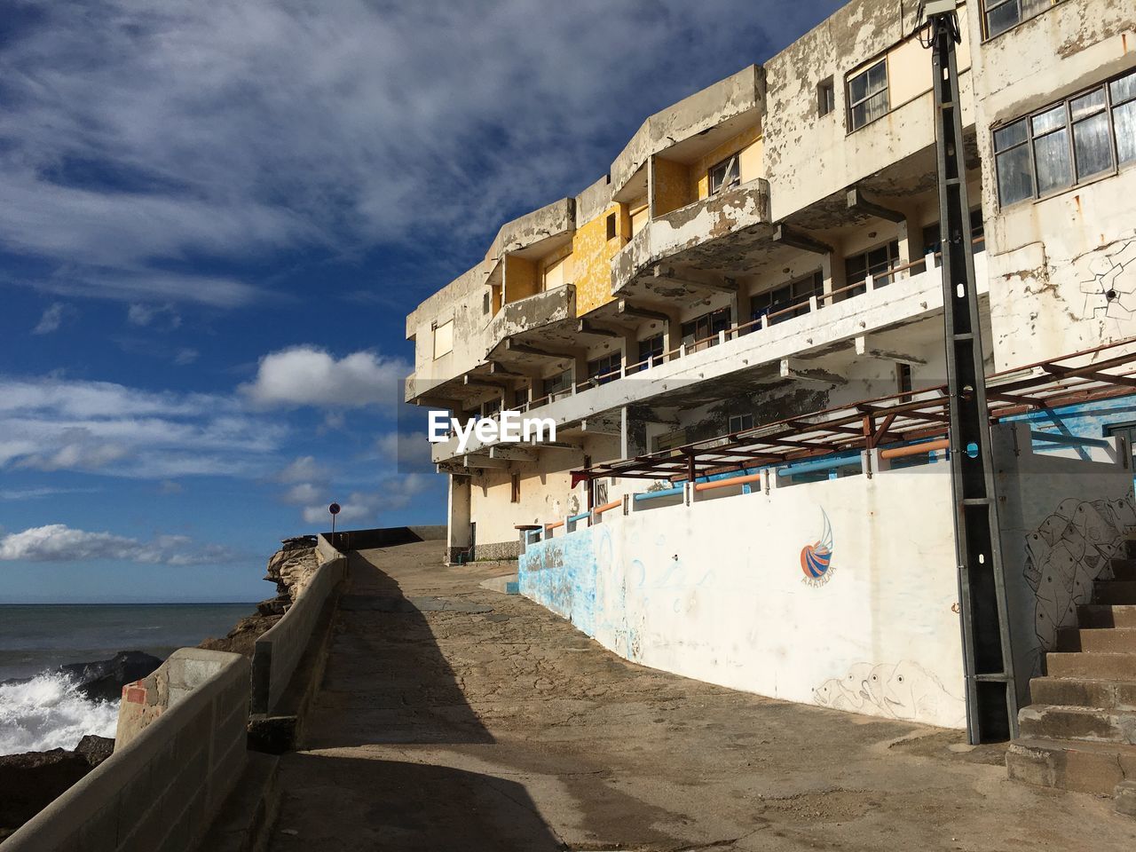 VIEW OF SEA AGAINST SKY