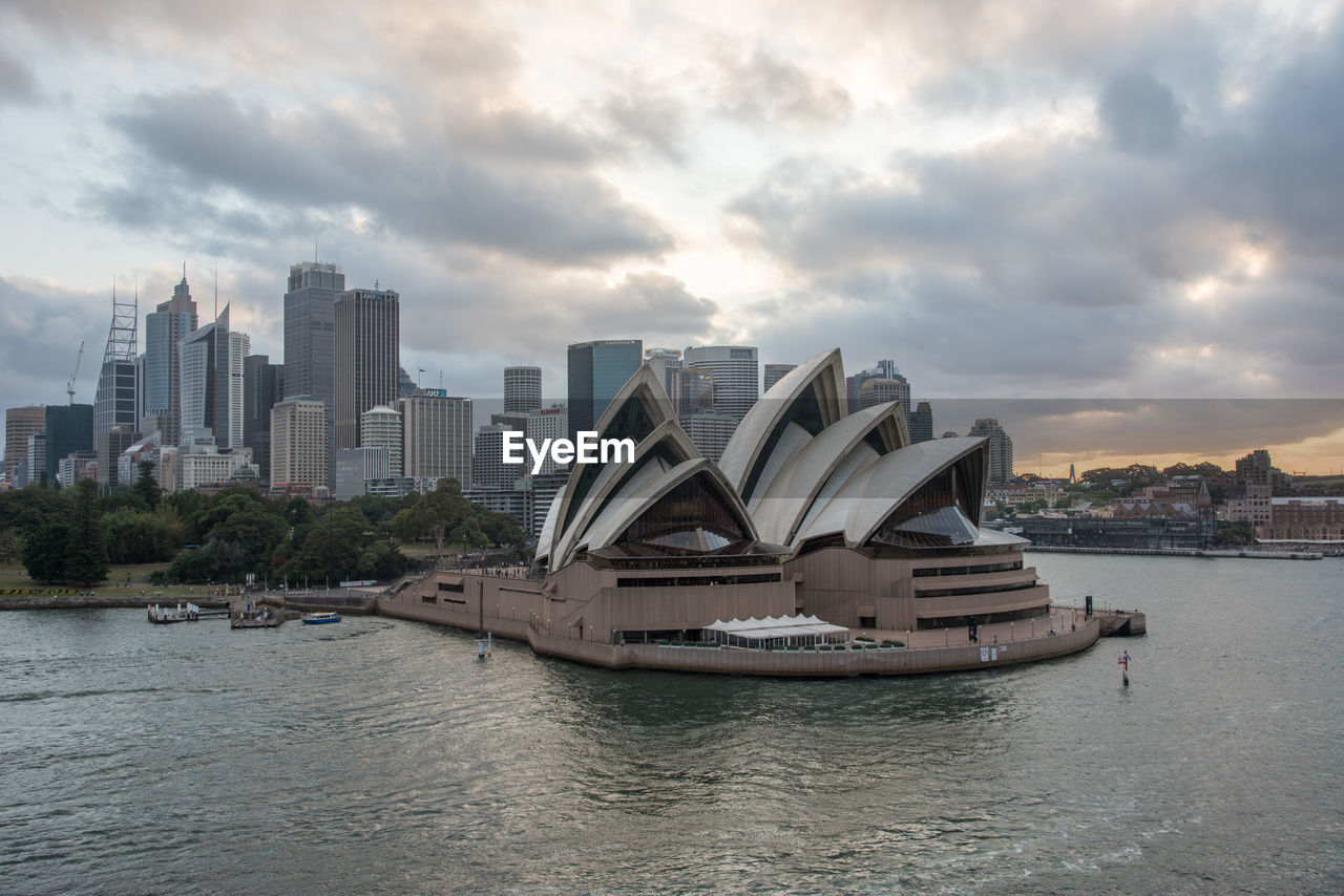 VIEW OF MODERN BUILDINGS AGAINST SKY