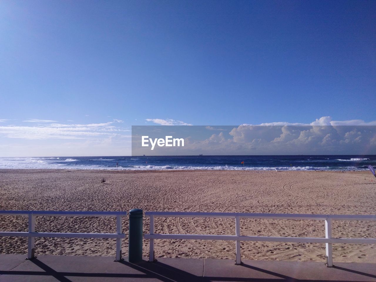 SCENIC VIEW OF SEA AGAINST BLUE SKY