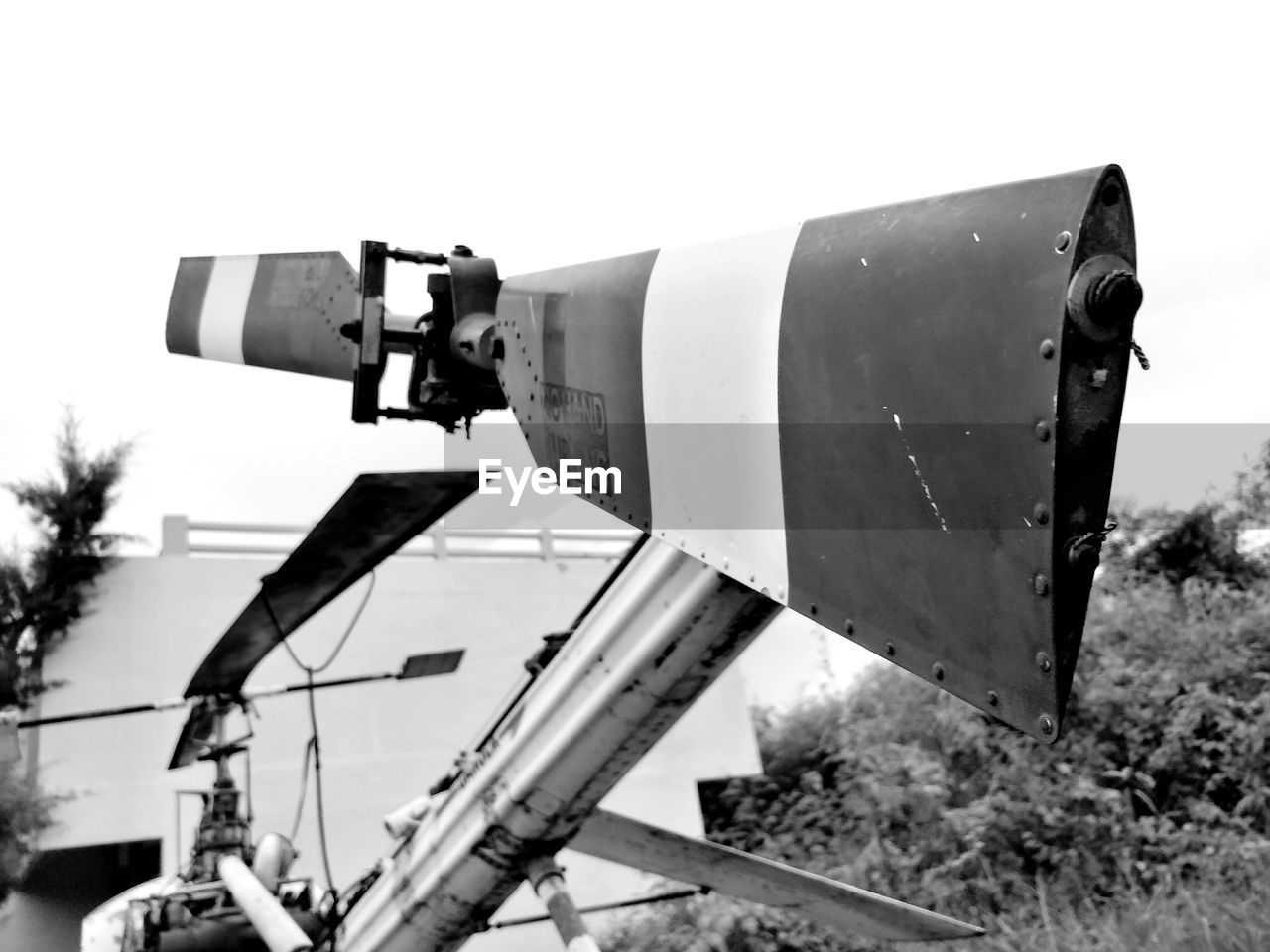 CLOSE-UP OF BUILT STRUCTURE AGAINST SKY