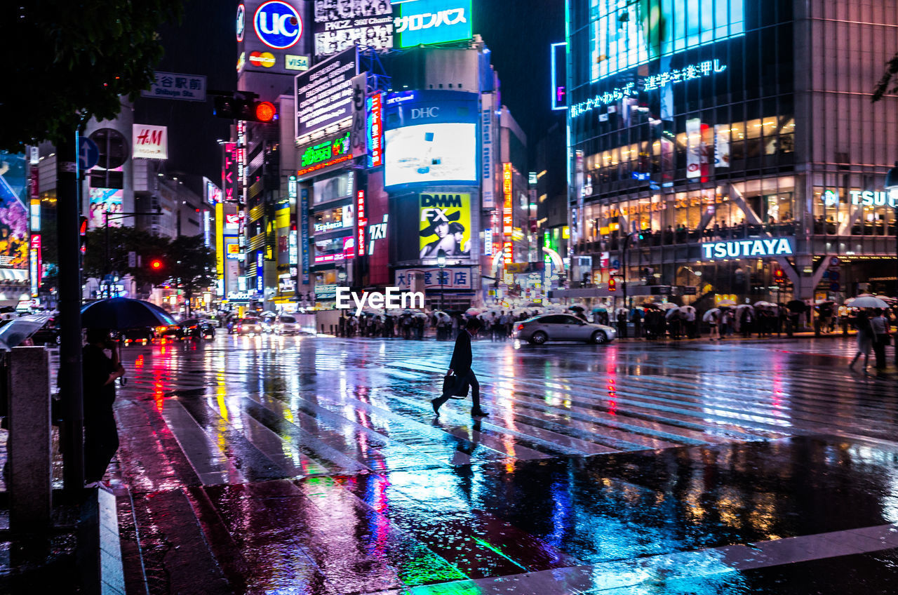 CROWD AT NIGHT
