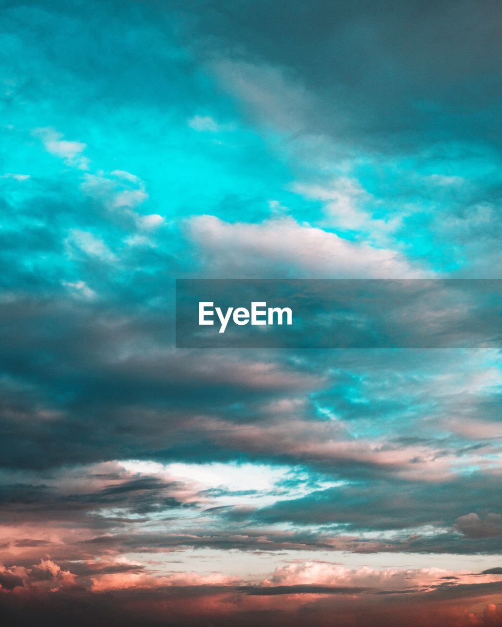 LOW ANGLE VIEW OF DRAMATIC SKY OVER LANDSCAPE