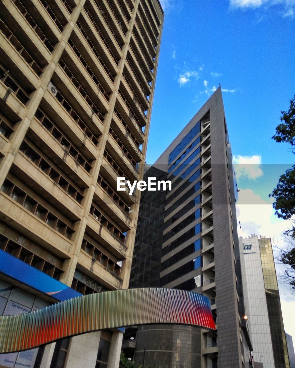 LOW ANGLE VIEW OF OFFICE BUILDING