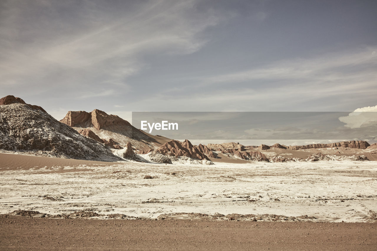 Scenic view of valle de la luna against sky