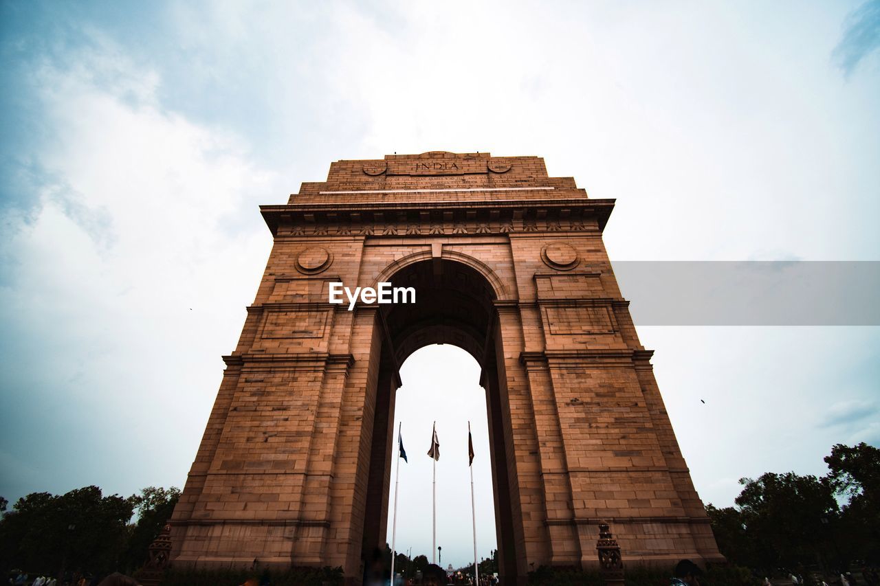 LOW ANGLE VIEW OF MONUMENT